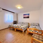 Pavle By Interhome Lejlighed Jusici
